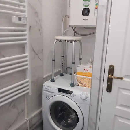 Apartment 12 Mins Walk To Sanctuary Lourdes