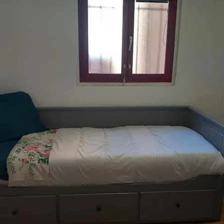 Apartamento 12 Mins Walk To Sanctuary